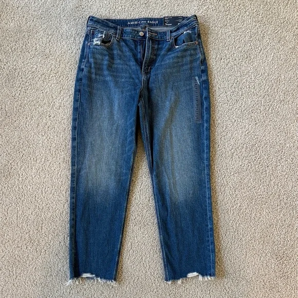 American Eagle Super High Rise Strigid Mom Jean - Picture 5 of 8